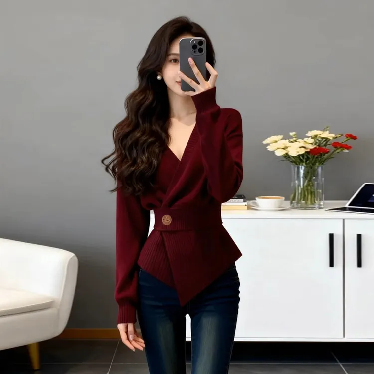 法式复古红色v领毛衣女秋冬季2026新款高级感内搭打底衫针织上衣