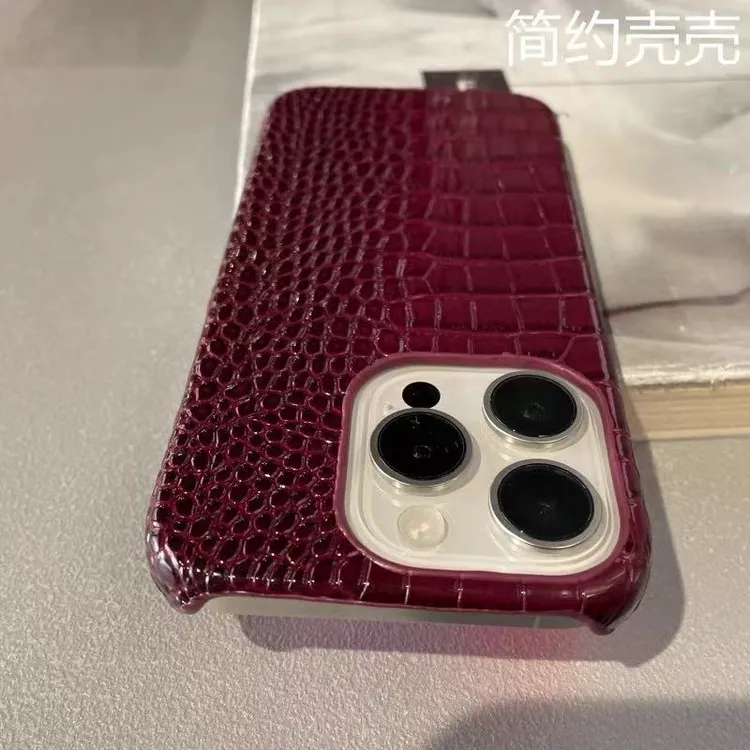 高级感车厘子色鳄鱼纹适用苹果16promax手机壳iPhone15半包14个性