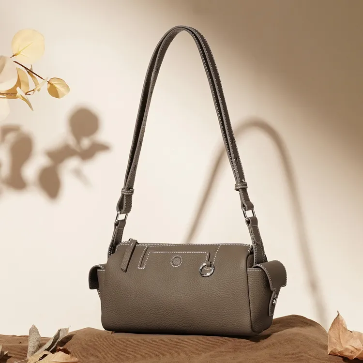 岩牛时尚百搭女士真皮文艺复古相机包YN3684