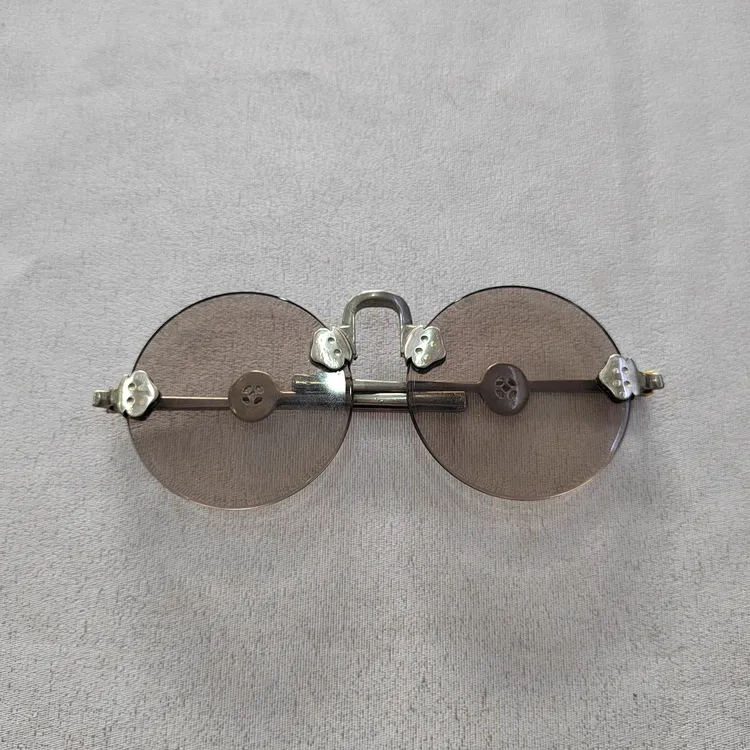 淡茶色天然石头眼镜尺寸5.7cm镜片厚度4.0mm