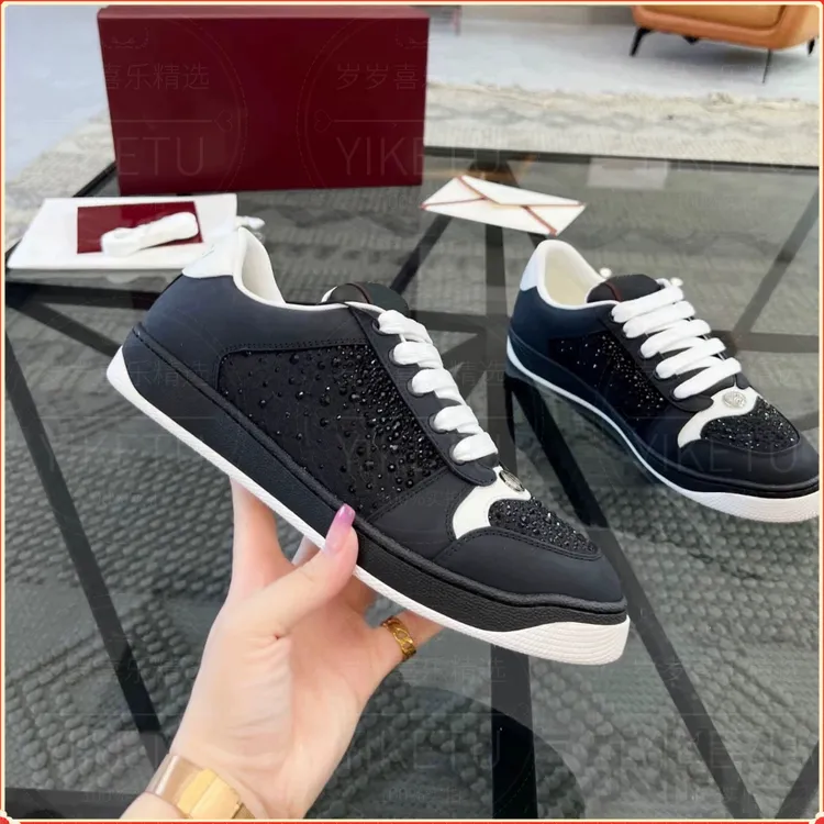 潮鞋新款烫水钻脏脏鞋女2025老花真皮满天星小脏鞋情侣运动板鞋男