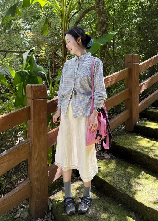 2025早秋新款复古皱褶感格纹长袖polo衬衫女慵懒宽松百搭半身裙