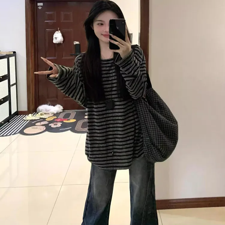 早秋流行穿搭黑色条纹长袖t恤女装2025时尚新款洋气时髦减龄上衣