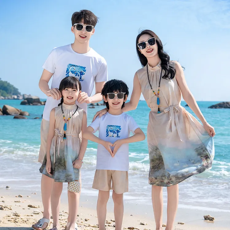 2025新款亲子装一家三口四口夏季海边旅游度假背心连衣裙父子套装