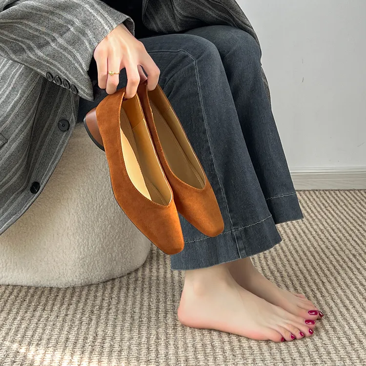 高级感软羊皮法式方头单鞋2025新款明星同款粗跟舒适洋气浅口女鞋