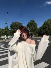 *尹千金*【早秋格调】秋季高级感时髦极简纯色休闲百搭卫衣S257420