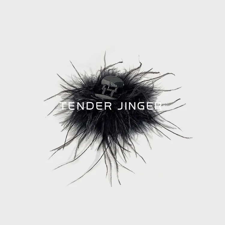 Tender Jinger丨简约百搭毛绒鸵鸟毛抓夹FS52205
