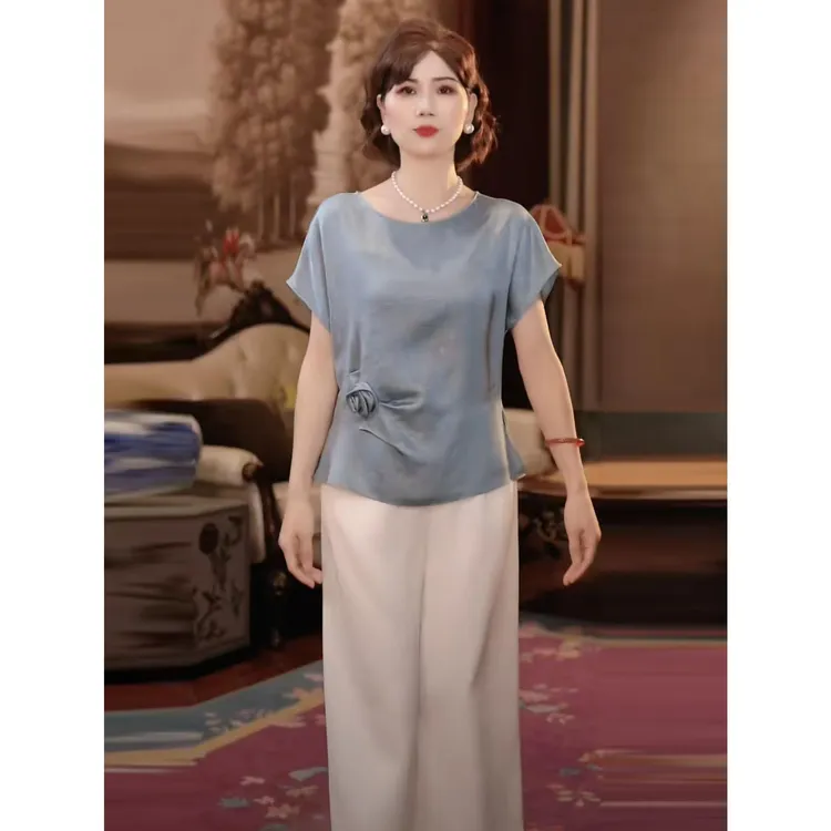 2025新中年妈妈减龄洋气夏季时尚上衣服中老年女装上衣套装