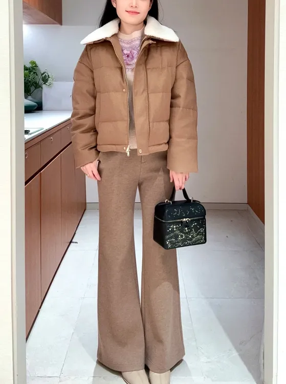 女士外贸卡其色可拆卸毛领蚕丝驼绒混纺轻盈蓬松保暖鹅绒羽绒服