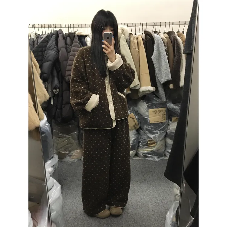 韩版设计感珊瑚绒睡衣女秋冬季加厚咖色开衫外套毛茸茸家居服套装