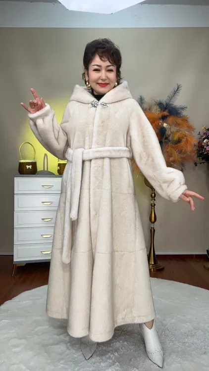 52031茹克亚长款中长款连帽女毛毛外套时尚秋冬女装