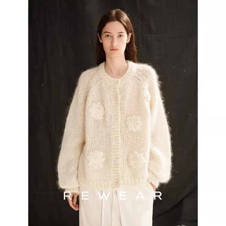 REWEAR/超幼羊毛重工手绣立体花温柔浪漫针织开衫毛衣16156