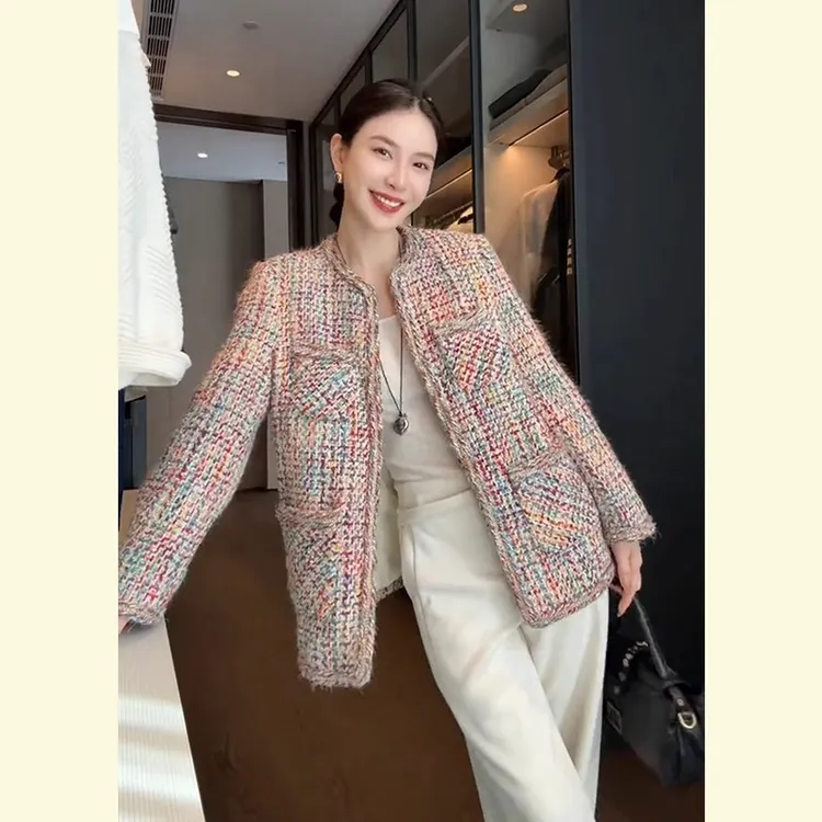 大码女装独特富家千金气质名媛法式小香风彩虹编织胖mm厚外套秋冬