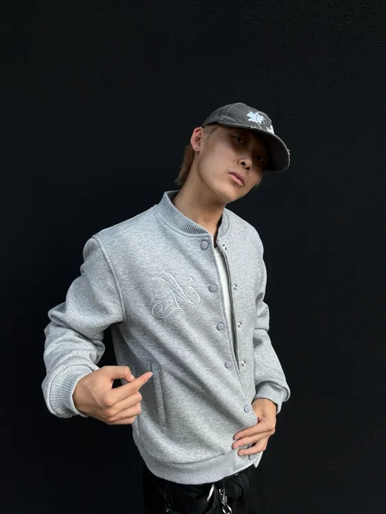 SKATEPARK "老钱新贵"550g重磅亮丝银线刺绣短宽正肩纽扣卫衣外套