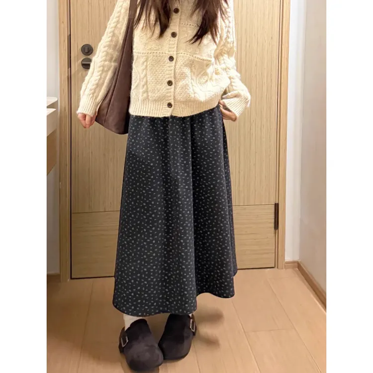 灰色毛呢半身裙秋冬长款碎花裙大码胖mm显瘦梨型身材遮胯a字半裙