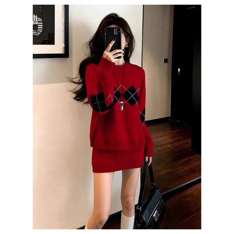 2025冬季超火一整套轻奢高级感减龄大方得体圣诞红色针织衫套装裙
