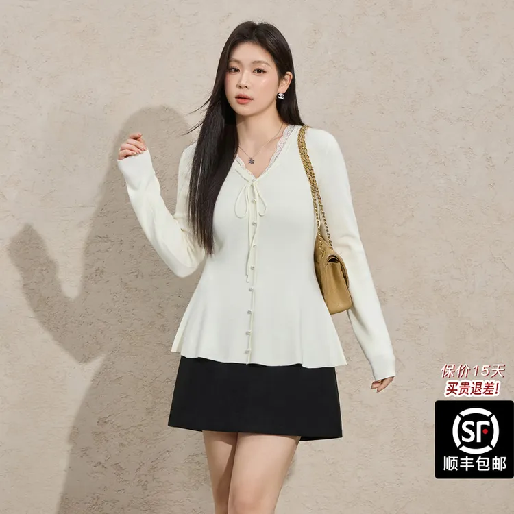 蓝语大码超好看的蕾丝拼接V领长袖针织衫26春装胖mm温柔裙摆毛衣