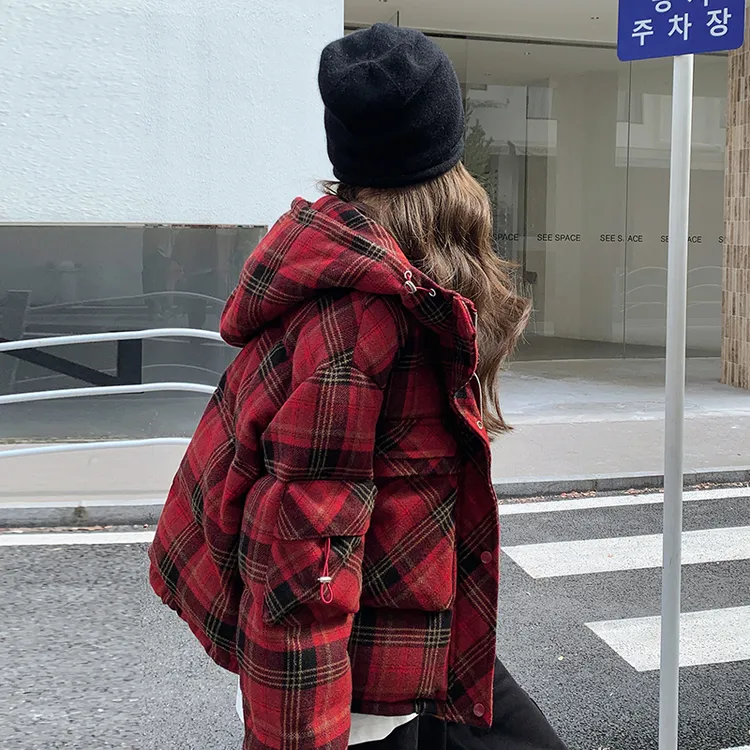 今年流行爆款红色格子羽绒服女冬2025新款小个子白鸭绒羽绒服外套