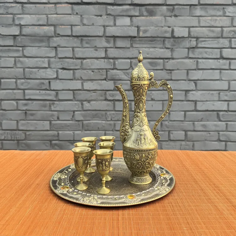 铜胎 酒壶 一壶六杯一盘 正常用尺寸：酒盘:直径28 酒壶：高25长15 