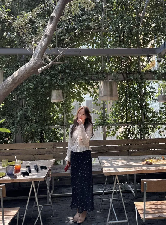 2025早秋新款法式气质蕾丝花边褶皱长袖亮片长袖衬衫搭波点半身裙