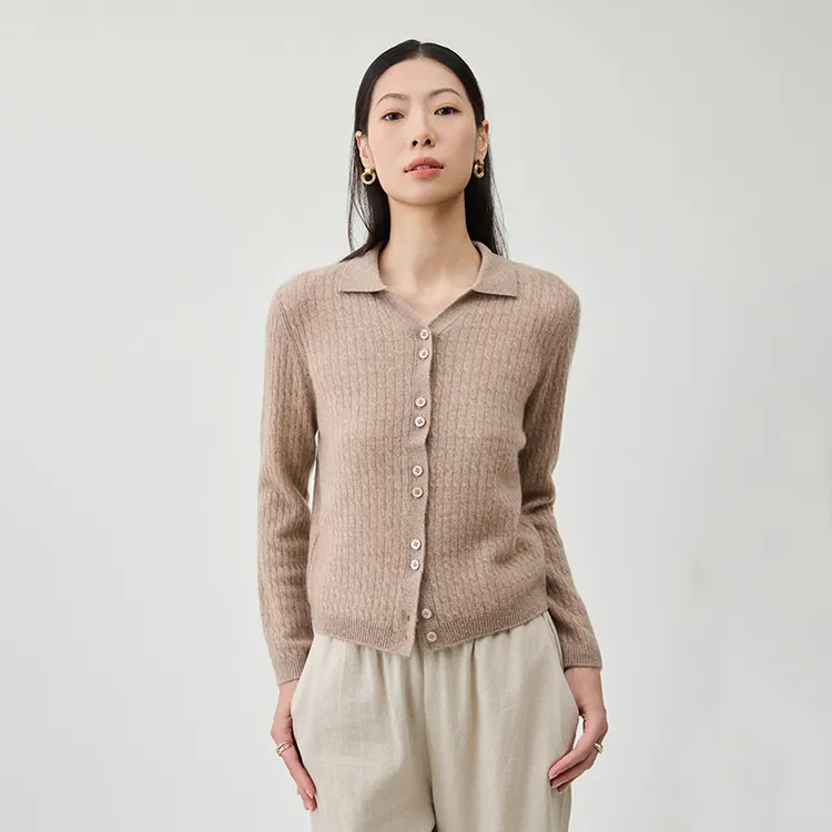 春竹2025新款7针羊绒翻领合体全身绞花扣子长袖女士针织开衫