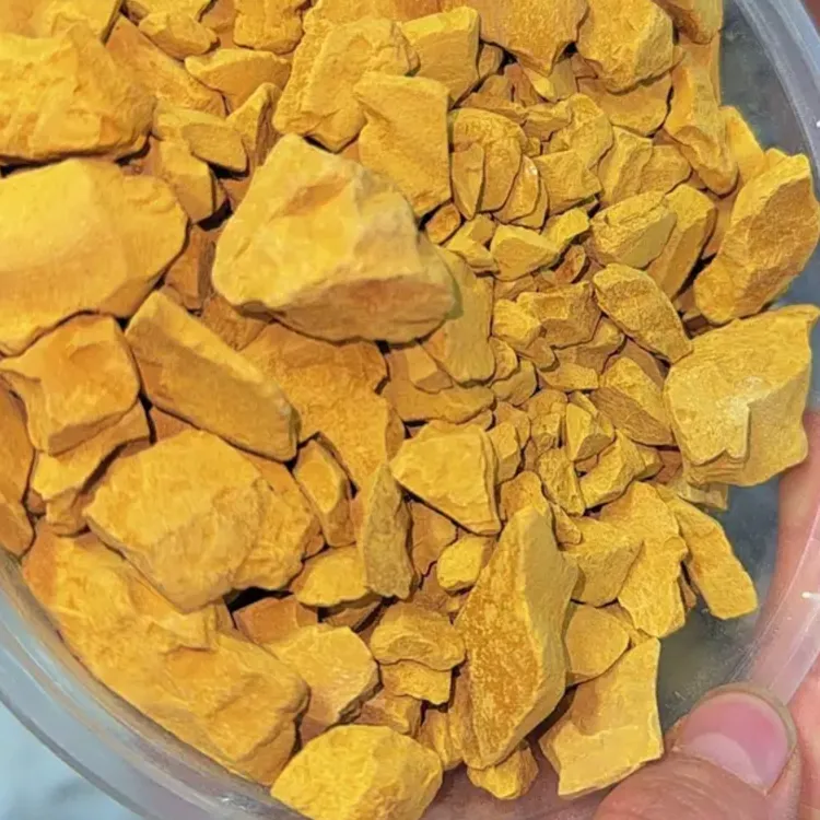 金黄土  土味   硬脆 有颗粒感