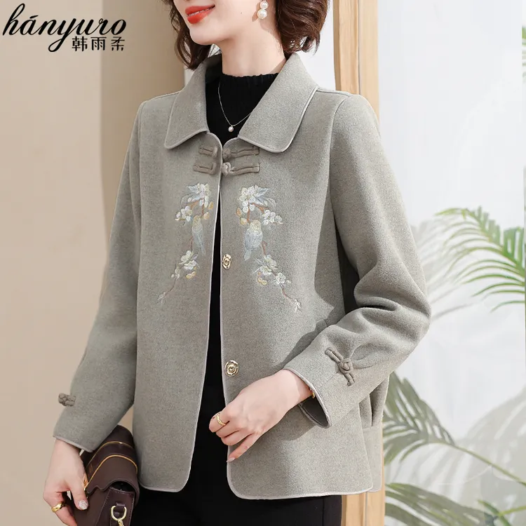 妈妈秋装毛呢外套2025新款中老年春秋双面呢大衣小个子短款上衣女