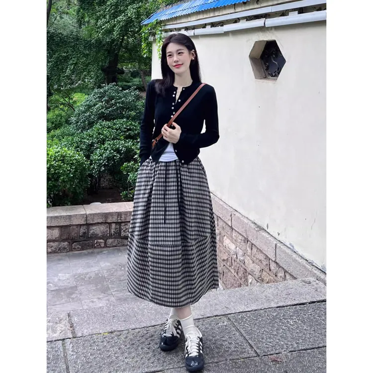 韩系独特漂亮黑色针织衫两件套装裙女2025新款早秋减龄穿搭一整套