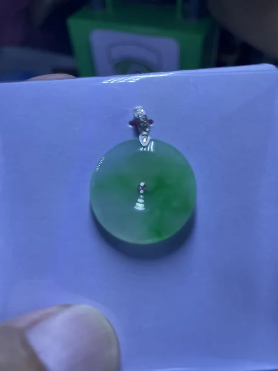 冰绿高端精品平安扣玉石