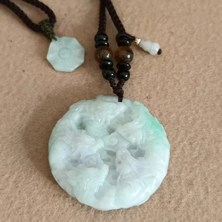 天然A货缅甸翡翠吊坠春彩白底青九龙牌49.2*12.5mm玉石玉挂件