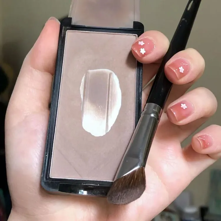 有它还买什么眼影啊!水泥色修容yyds~铁皮灰调棕色画鼻影防水持久