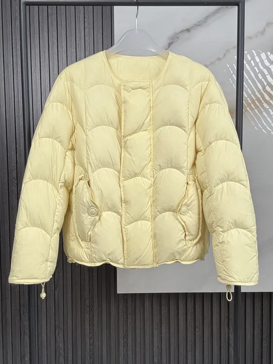 90白鸭绒轻薄款羽绒服短款女25冬新款宽松保暖面包服时尚外套上衣