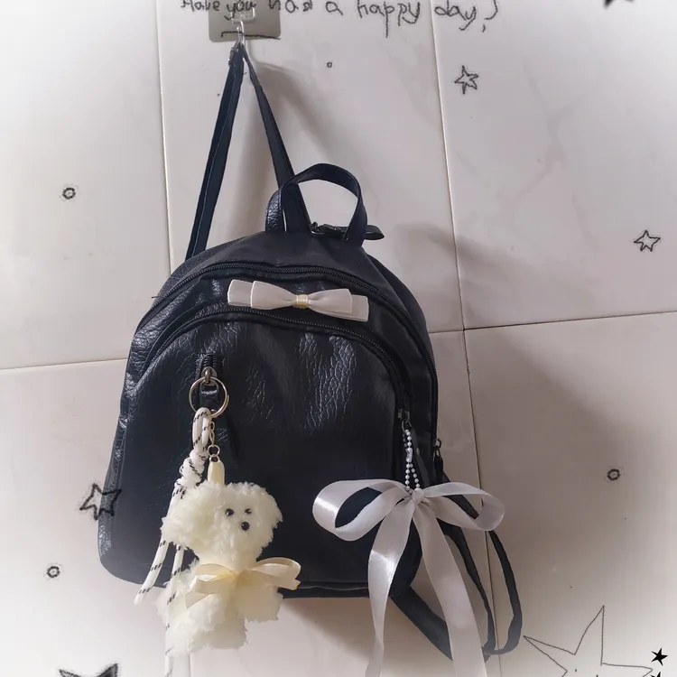 软皮双肩包PU防水新款小众可爱网红女士时尚包轻便百搭包学生通勤