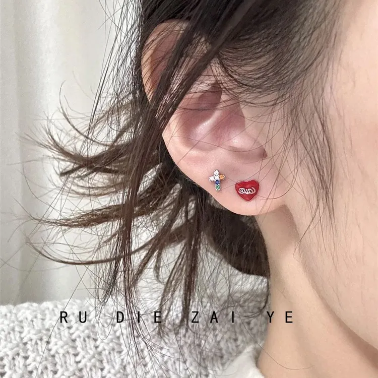 铜合金耳饰 Love红心~彩钻十字架耳骨钉女显白红色爱心耳环耳蜗钉