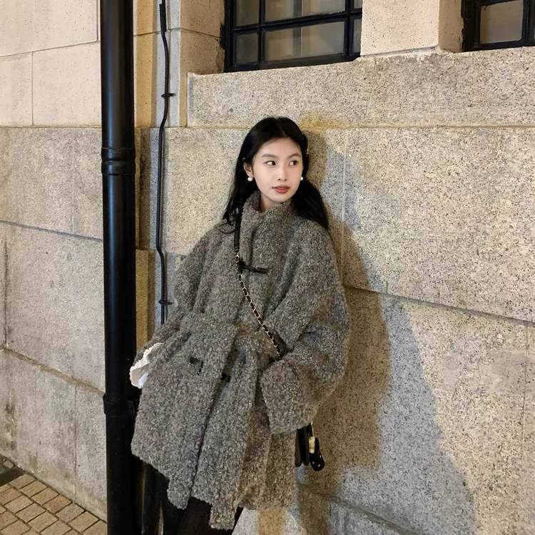 灰色气质高级感绵粗花呢牛角扣加厚中长款毛呢大衣女冬季