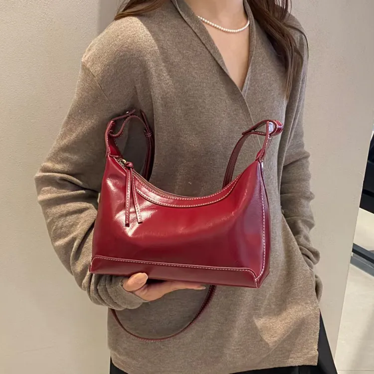 2025秋冬新款真皮单肩斜挎包时尚植鞣牛皮拉链休闲女包手机零钱包