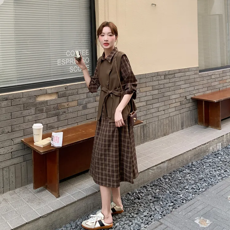 韩系松弛感马甲格纹衬衫裙2025春秋新款简约通勤风收腰显瘦套装裙