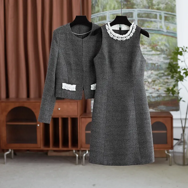 南油小香风短款外套+重工木耳边钉珠千金风背心裙两件套