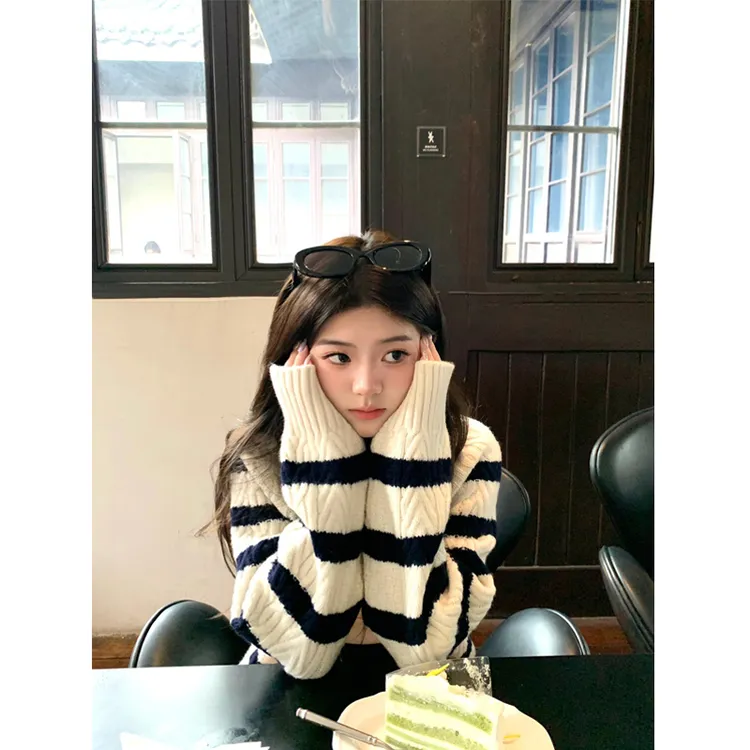 温柔风条纹毛衣开衫女秋冬2025新款松弛感慵懒软糯针织衫短款外套