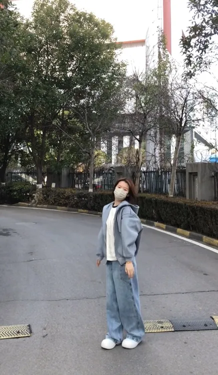 2025春季新款韩系简约休闲灰色外套显瘦复古阔腿牛仔裤两件套装