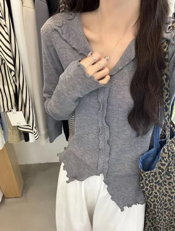韩系灰色木耳边翻领长袖打底衫女2025早秋气质修身显瘦百搭上衣