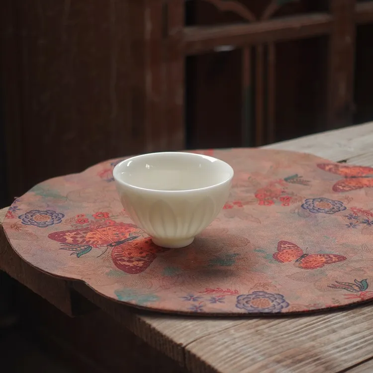 莲瓣鸡心杯斗笠主人杯浮雕德化冰种玉瓷茶杯中式白瓷家用高档原矿