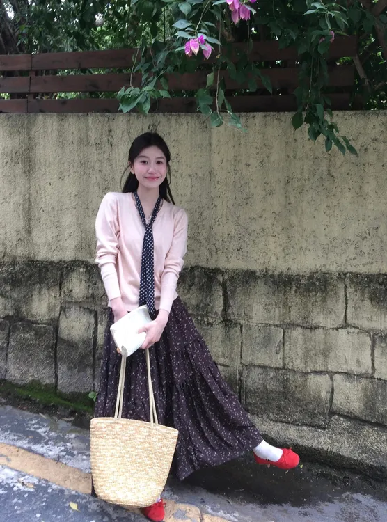 【蜜桃茶会】早春新款2026粉色针织开衫碎花半身裙韩系气质清新套装