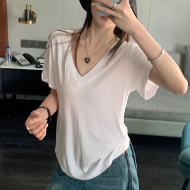 简约ins正肩白色V领短袖T恤女春夏季设计感慵懒休闲宽松显瘦上衣