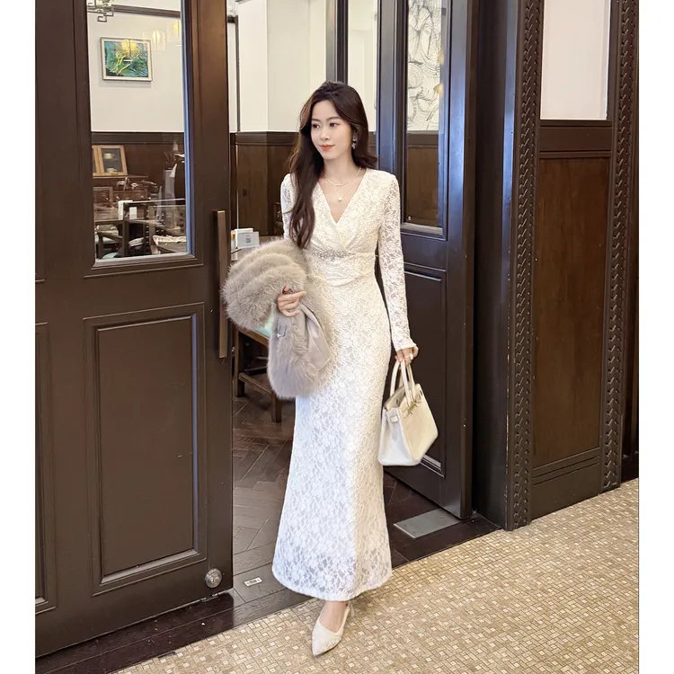 果果家 新中式连衣裙2025女提花长款针织蕾丝V领镶钻设计感