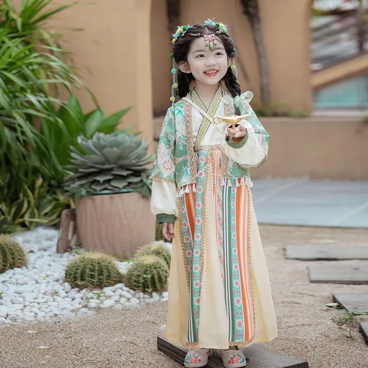 女童少数民族套装新款秋装西域风情儿童演出服中国风复古汉服春夏