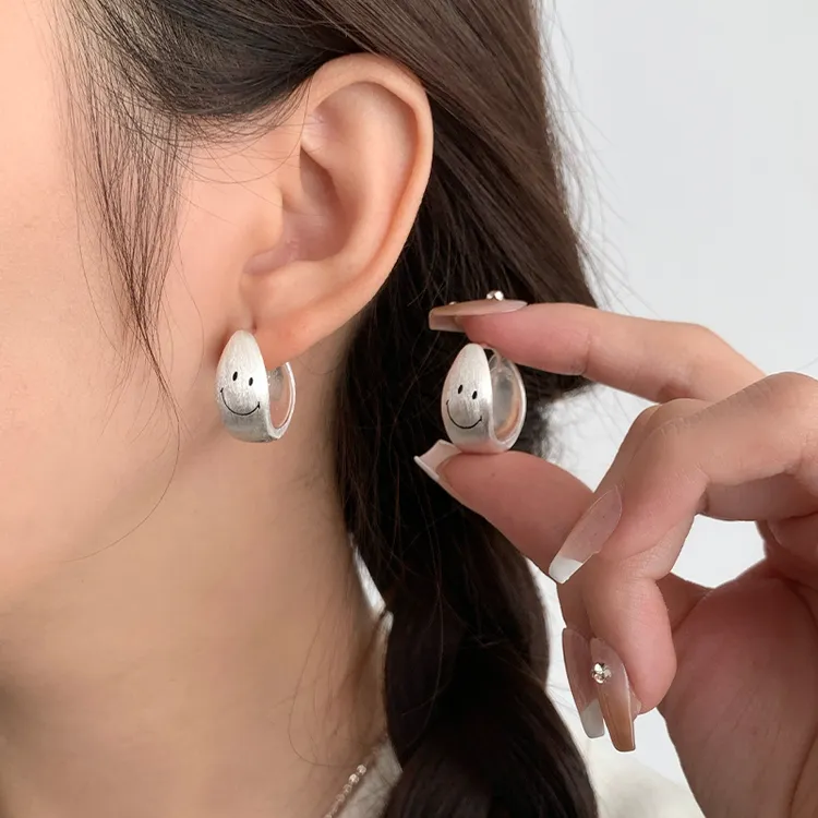 925银耳饰 笑脸拉丝耳扣简约独特设计感时尚气质优雅百搭耳环耳饰