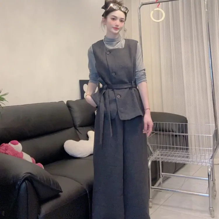 2025秋冬新款韩版时尚百搭通勤方毛呢带马甲三件套女