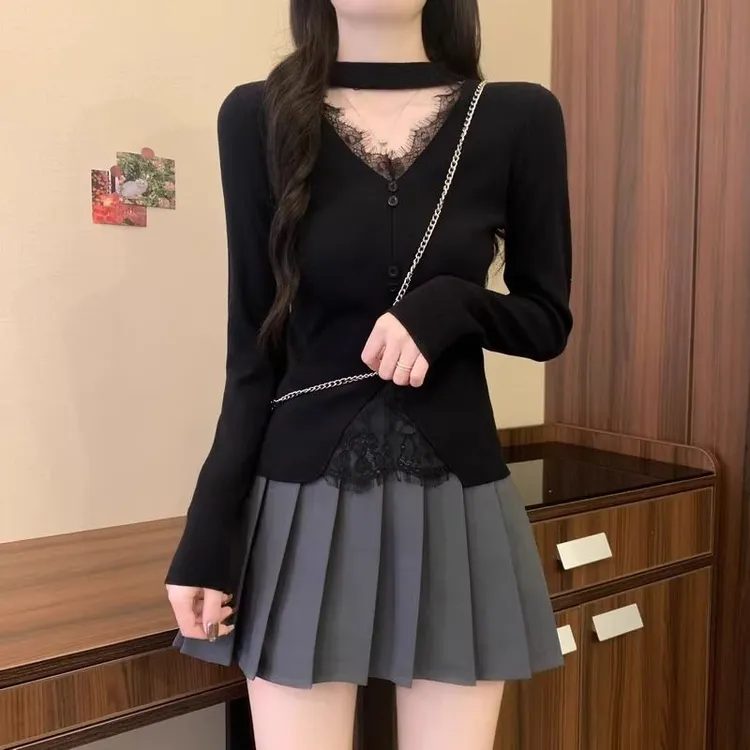 【高质量】时尚拼接蕾丝打底针织衫春秋冬毛衣短款显瘦修身上衣女