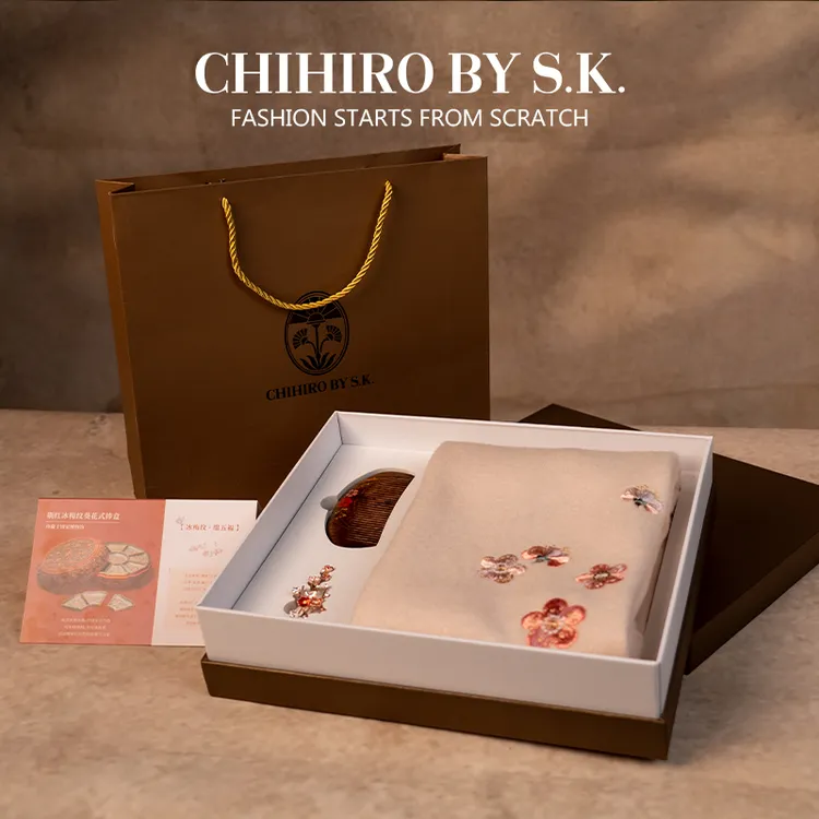 CHIHIRO BY S.K./新帽馆梅花弄礼盒新中式羊毛围巾礼盒